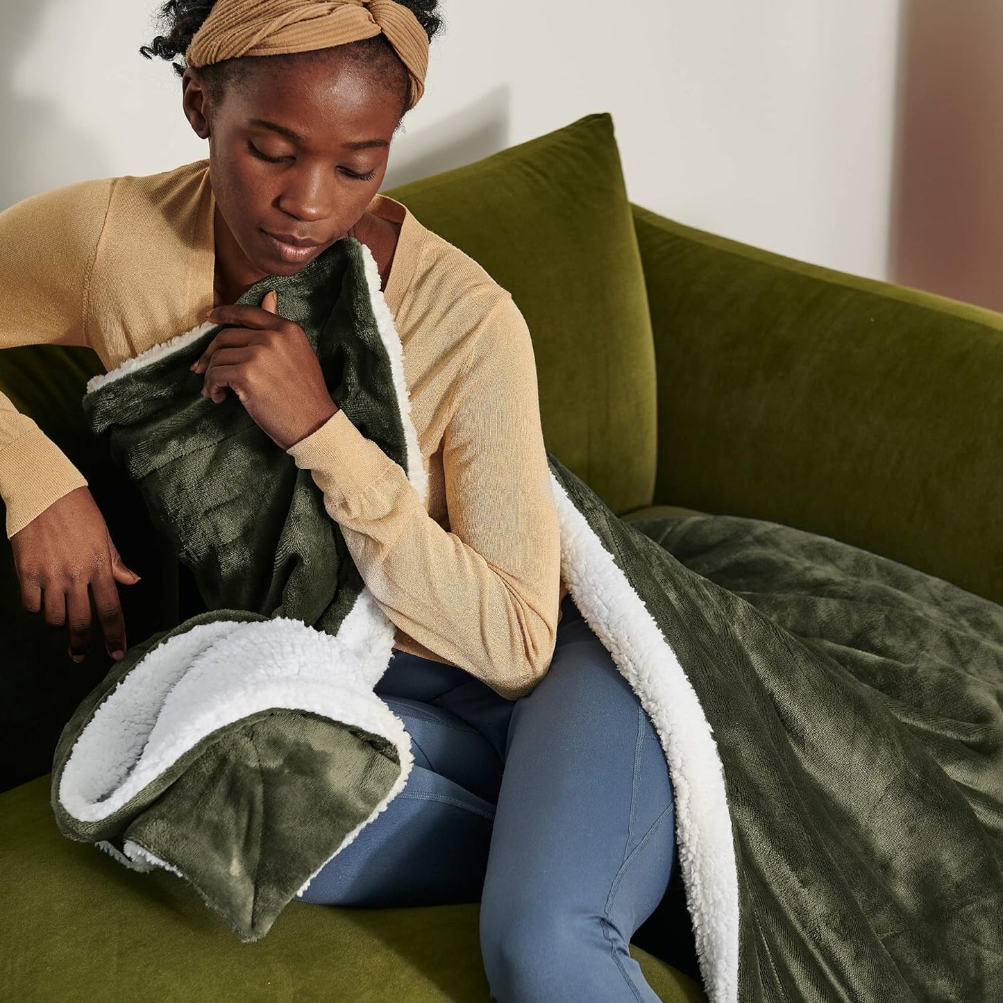 Bedsure GentleSoft Sherpa Fleece Throw Blanket for Couch, Non-Heated, Thick & Warm Cozy Blanket for Winter, Soft Fuzzy Plush Throw Gifts for Women and Men, Grey, 50x60 Inches