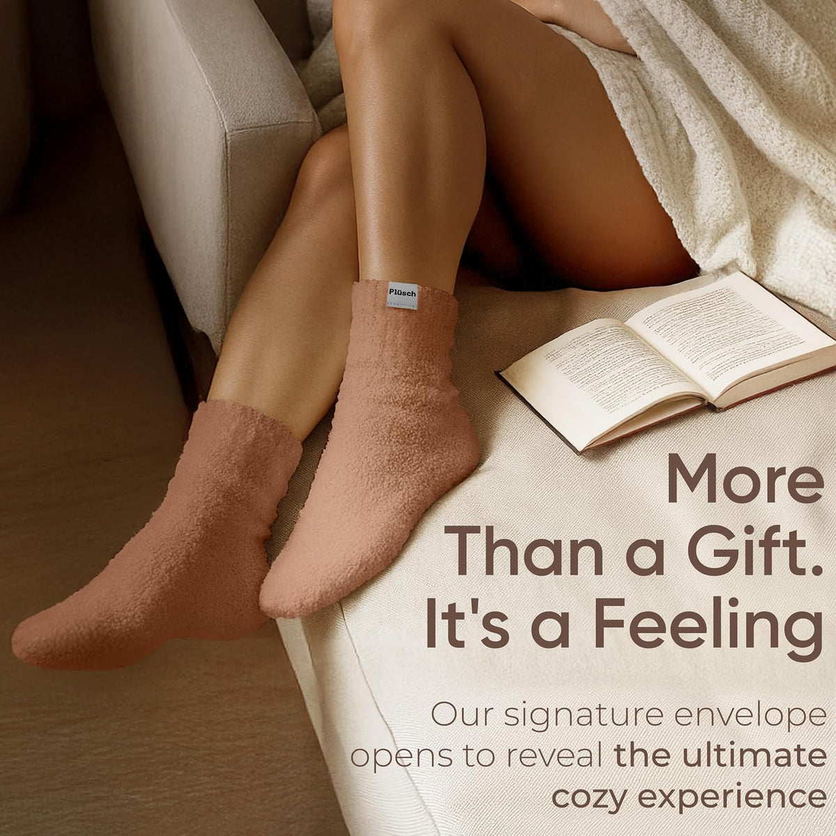 Plüsch Gift for Women – Ultra-Soft Cozy Cloud Socks in Kraft Envelope – Thoughtful Self-Care, Unique Birthday Gifts for Women