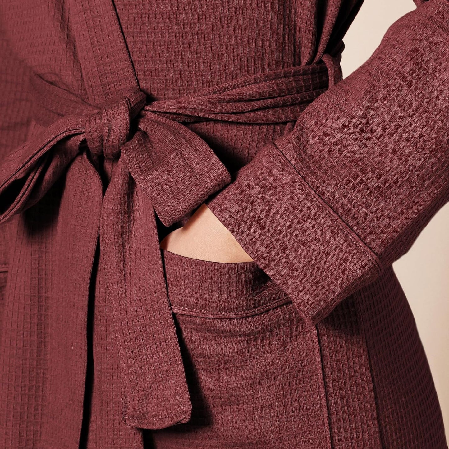 Amazon Essentials Women's Lightweight Cotton Blend Waffle Mid-Length Bathrobe, Breathable Loungewear (Available in Plus Size)