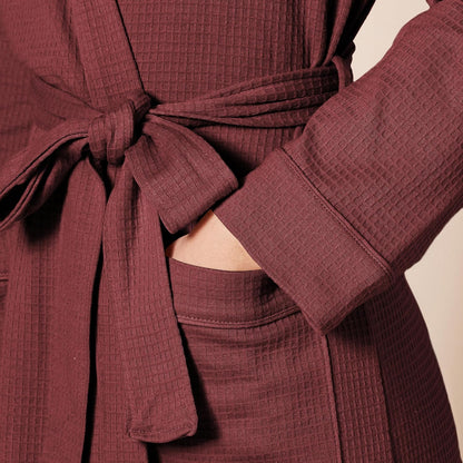 Amazon Essentials Women's Lightweight Cotton Blend Waffle Mid-Length Bathrobe, Breathable Loungewear (Available in Plus Size)