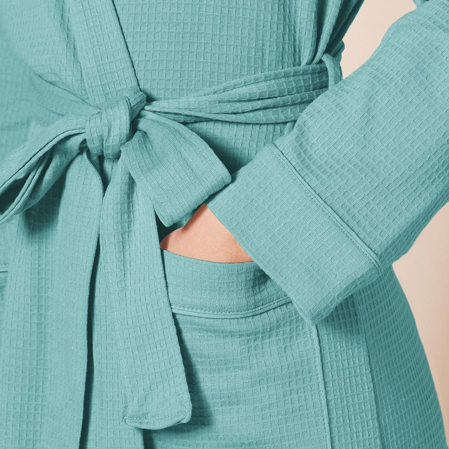 Amazon Essentials Women's Lightweight Cotton Waffle Mid-Length Bathrobe (Available in Plus Size)