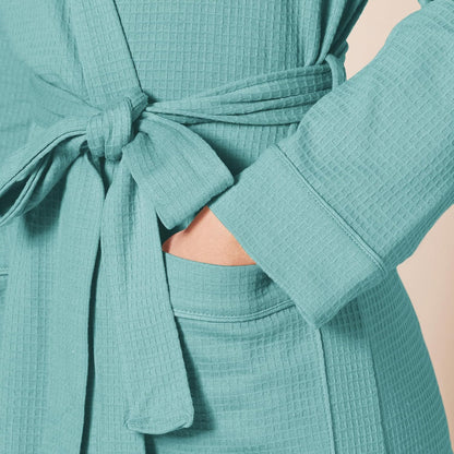 Amazon Essentials Women's Lightweight Cotton Waffle Mid-Length Bathrobe (Available in Plus Size)