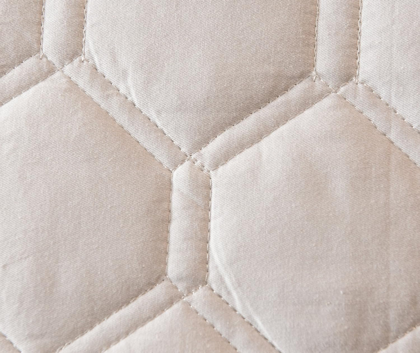 Hani Minna Premium Quilted Fitted Mattress Pad Protector Made with Natural Combed Cotton - Cooling and Breathable Mattress Topper (Queen)