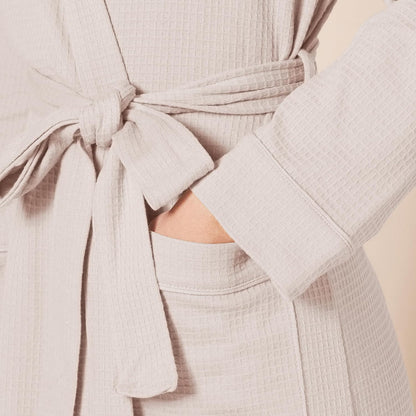 Amazon Essentials Women's Lightweight Cotton Blend Waffle Mid-Length Bathrobe, Breathable Loungewear (Available in Plus Size)