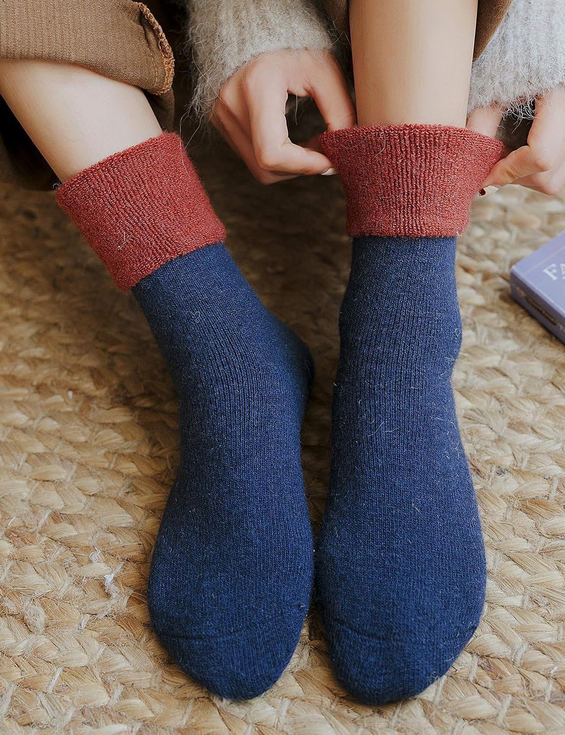 EBMORE 5 Pairs Women Merino Wool Boot Socks Warm Thermal Winter Thick Hiking Cozy Cabin Crew Comfy Socks for Ladies