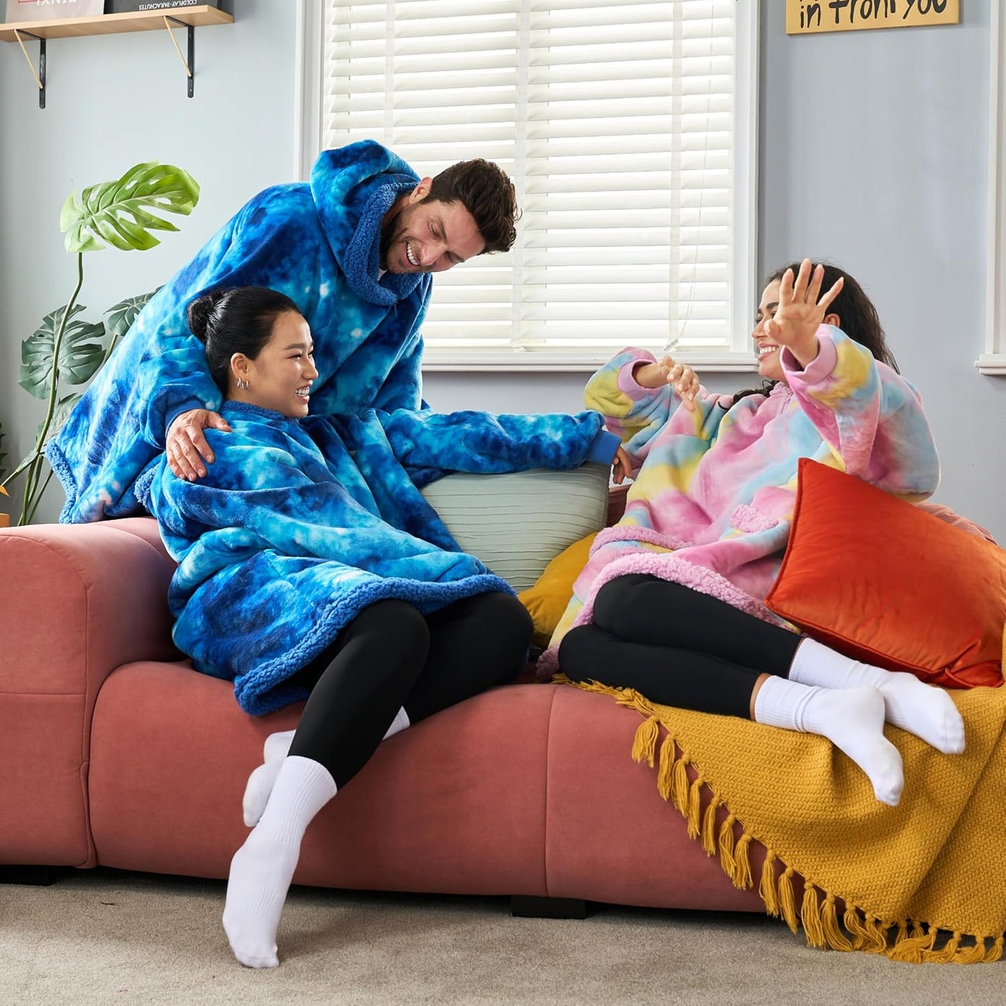 Giggling Getup Wearable Blanket Hoodie for Adults Gifts for Teen Girls Sister Women Sherpa Fleece Printed Hooded Blanket Sweatshirt Warm Cozy with Pocket & Sleeves Beige Cat