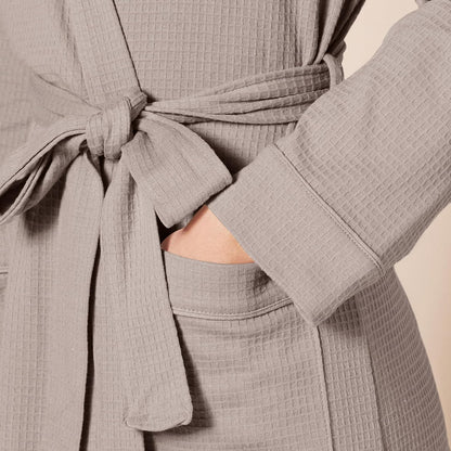 Amazon Essentials Women's Lightweight Waffle Full-Length Bath Robe (Available in Plus Size)